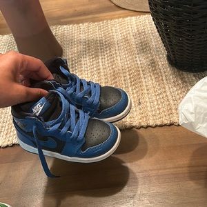 Jordan 1s size 7 in good condition